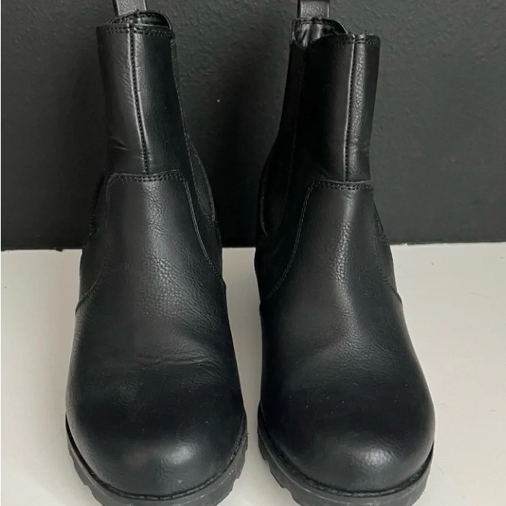 EUC - Universal Thread Black Wedge Boots, wore once